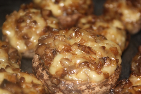 Печериці фаршировані сиром